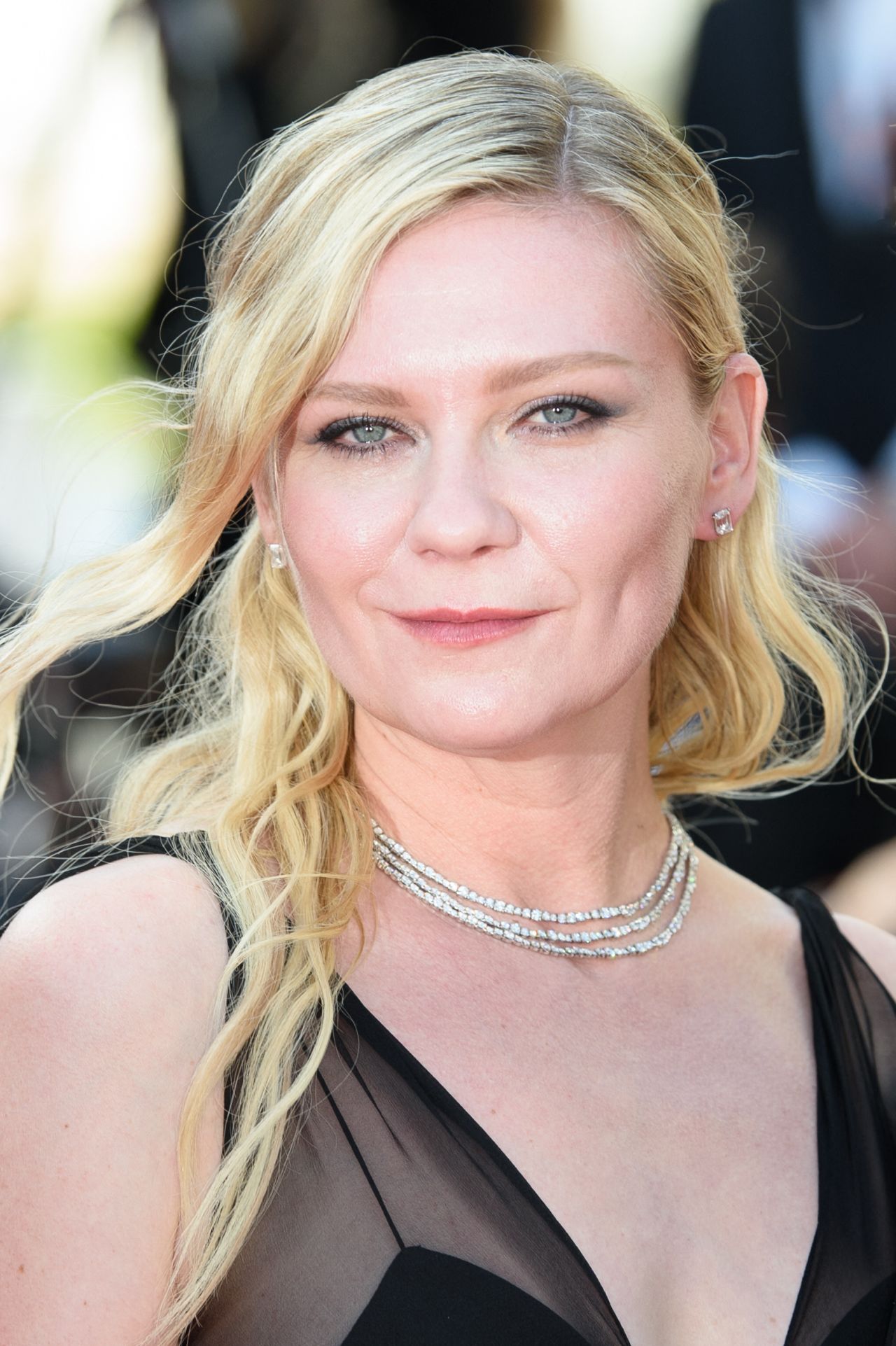 KIRSTEN DUNST AT KINDS OF KINDNESS PREMIERE 2024 CANNES FILM FESTIVAL